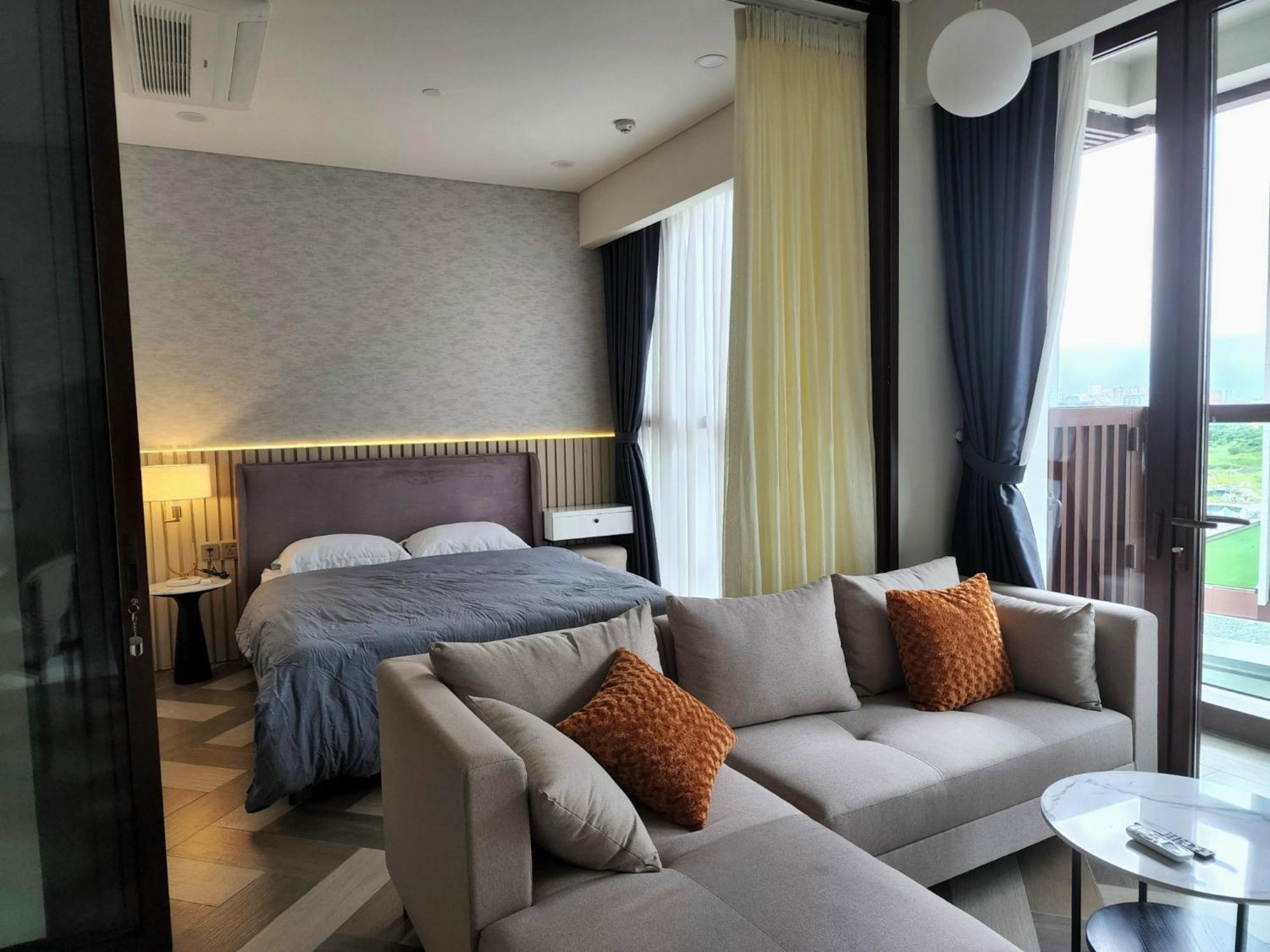 The Crest-Central Saigon Riverside -Free Pool-Gym-Sauna Room-Yoga Room Ho Chi Minh City Bagian luar foto